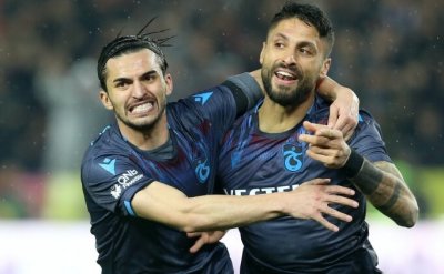 داكوسطا يتسبب في ضربة جزاء