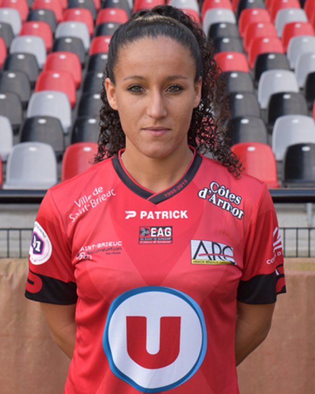 نجمة اللبؤات توقع لديجون الفرنسي