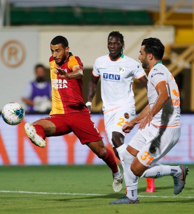 بلهندة وغلطة سراي يتجرعان هزيمة قاسية