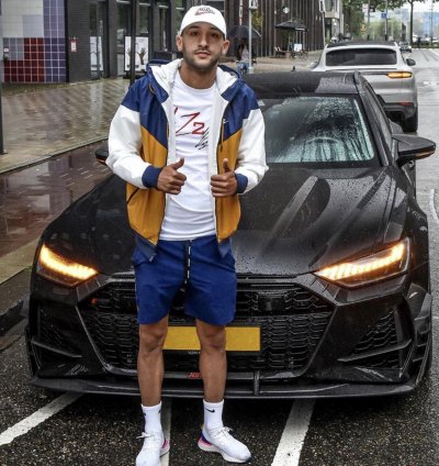 زياش يستعرض سيارته الجديدة على  أنستغرام 