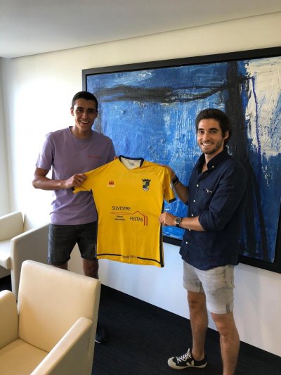 ياسين لخلج يوقع تاني عقد احترافي في مسيرته