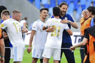 العريس غرس الله في موقع المداورة