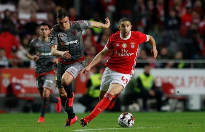 تاعرابت يستمر غيابه مع بنفيكا