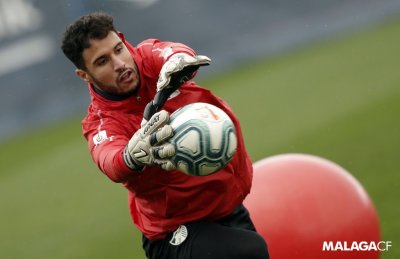 حارس الأسود في عيون أندية اسبانية