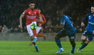 إصابة الوافد الجديد على المنتخب المغربي في الركبة