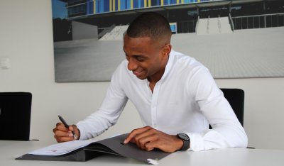 لاعب من أصول مغربية يوقع لناد ألماني
