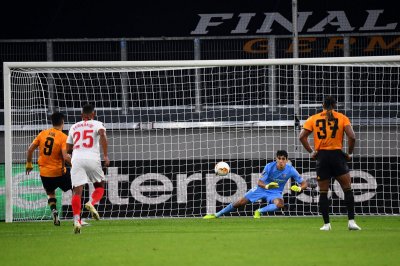 لاول مرة في تاريخهما..بونو والنصيري الى دور نصف النهائي