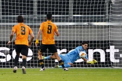 بونو أوقف أول ضربة جزاء لخيمينيز!!