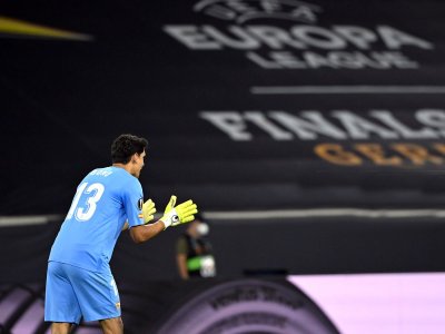 بونو أيقظ ذاكرة إشبيلية بعد مرور 14 عاما