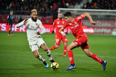 نايف اكرد ينتقل إلى ناد فرنسي جديد