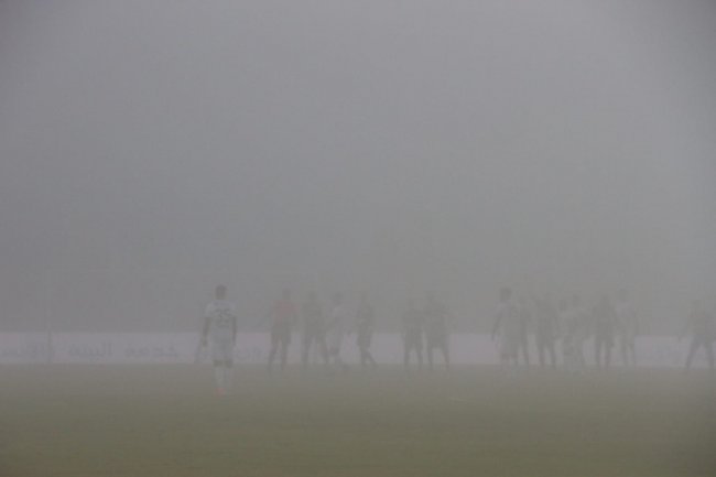 الضباب يوقف مباراة الدفاع الجديدي والمغرب التطواني