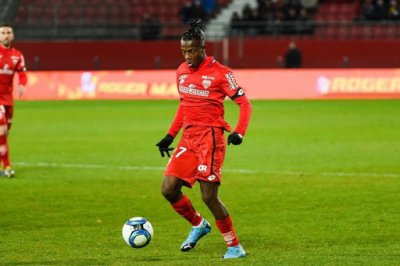 هل يعوض منديل مواطنه فضال داخل ريال بيتيس؟