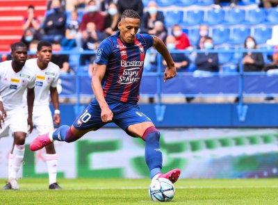 بامو يهدي الفوز لكون