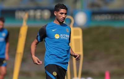 هل يستطيع حكيمي أن يكون وريث مايكون في إنتر ميلان؟