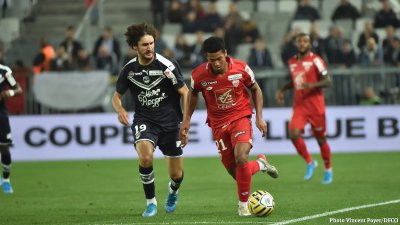 3 أندية أنجليزية تلاحق منير شويعر