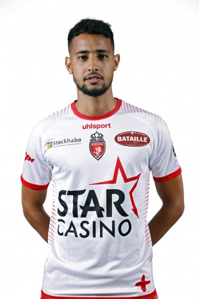 معاناة أكوزول تتدفق بثلاثية جديدة