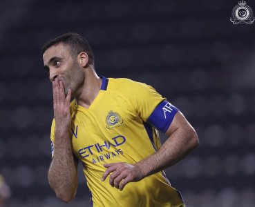  الجلاد  يحكم قبضته على صدارة الهدافين ويتوج كأفضل لاعب