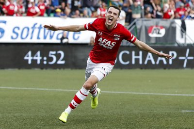 ألكمار يحدد سعر مهاجمه المغربي