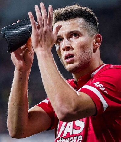 أسامة الإدريسي لن يخوض مباراة اليوم مع ألكمار