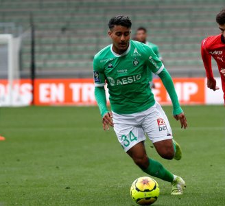 موفق لعب شوطا وغادر تشكيلة سانت اتيان