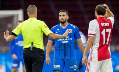 أسامة طنان يهاجم لاعبي أجاكس!