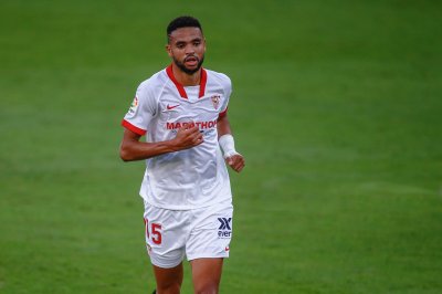 جمهور إشبيلية يجلد يوسف النصيري