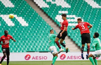 مدافع الأسود في تشكيلة الليغ1 الأسبوعية