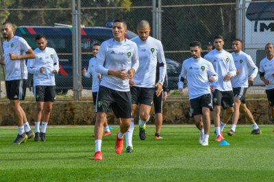 تقرير  المنتخب .. لماذا تم إسقاط بلهندة وفجر من لائحة الأسود؟