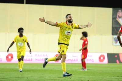 ادريس فتوحي يوقع للنادي الأهلي السعودي