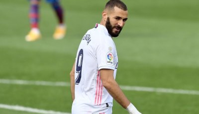 بنزيما: عائلتي نصحتني بالرحيل.. وهذا الوعد أبقاني