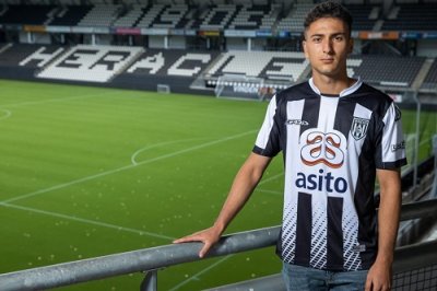 إلياس أوبيلا.. أسد جديد في البطولة الهولندية