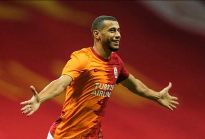 بلهندة لجأ لـ الفيفا  بعدما أوقفه غلطة سراي والمدرب مصدوم!