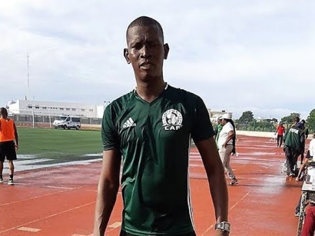 الكونفدرالية الإفريقية تعين حكم مباراة المنتخب الوطني المغربي وأفريقيا الوسطى