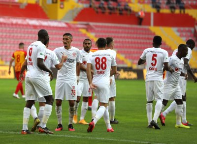 فجر وضع علامته الأولى ببطولة تركيا