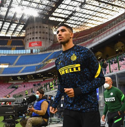 النقطة الأولى في إنتر لحكيمي خلال  ديربي ميلان 