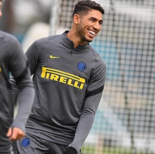 الإنتر يطالب  اليويفا  بتعويض مالي على حكيمي