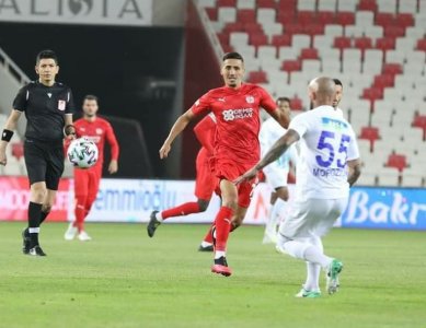 فجر تعثر مع سيفاس ببطولة تركيا