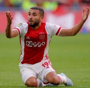 لبيض ممنوع من السفر