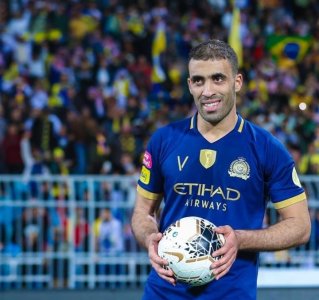 حمد الله ينافس على جائزة أفضل مهاجم