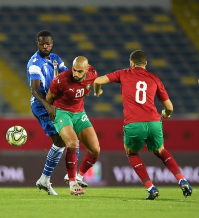 خاليلودزيتش يفكر في تغيير مركز سفيان أمرابط