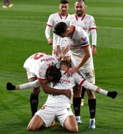 النصيري والحدادي بعيون الصحافة الإسبانية