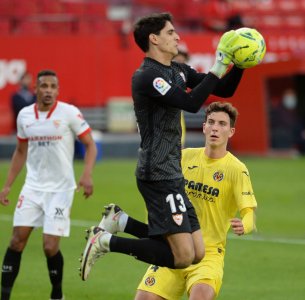 بونو.. 990 دقيقة بـ7 أهداف فقط!