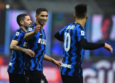 في استفتاء نهاية السنة..  حكيمي ثاني أفضل صفقة إيطالية في عام 2020