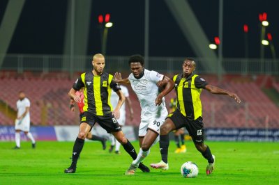 هل يلاقي الأحمدي الرجاء البيضاوي في نهائي كأس محمد السادس؟