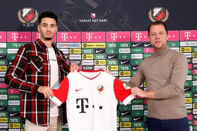 بنعيسى بنعمر يدخل عالم كبار هولندا