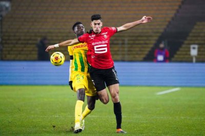 اكرد يسرق نقطة من دومينيك