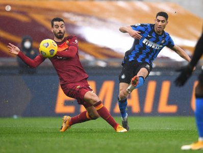 نجم المنتخب الايطالي السابق يشيد بحكيمي