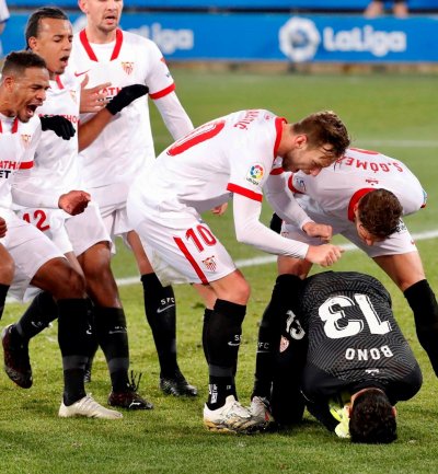 بونو يؤكد إستحقاقه الرسمية بعرين الأسود بتألقه في الأندلس