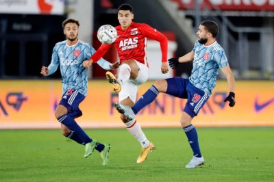 لبيض يتفوق على أبوخلال ويؤهل اجاكس لربع نهائي كأس هولندا