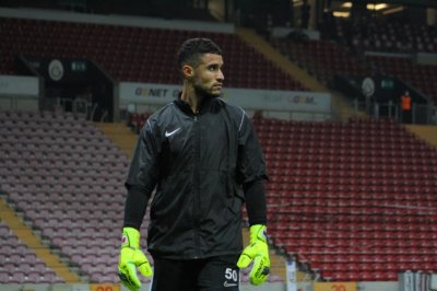 لجنة التحكيم التركية تخفف عقوبة ايقاف المحمدي